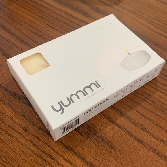 New in Box Set of Six 2.25” Ivory Yummi Floating Candles - Picture 2 of 5